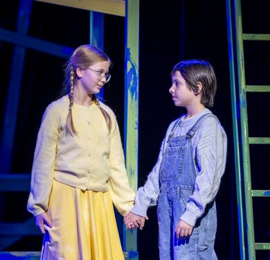 Aninka (Felicitas Kogler) und Pepiček (Jakob Noggler)