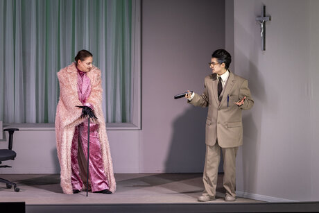 Marion Reiser/Der Teufel, Daniela Bjelobradić/Professor F | © Birgit Gufler Marion Reiser als Der Teufel, Daniela Bjelobradić als Professor F | © Birgit Gufler