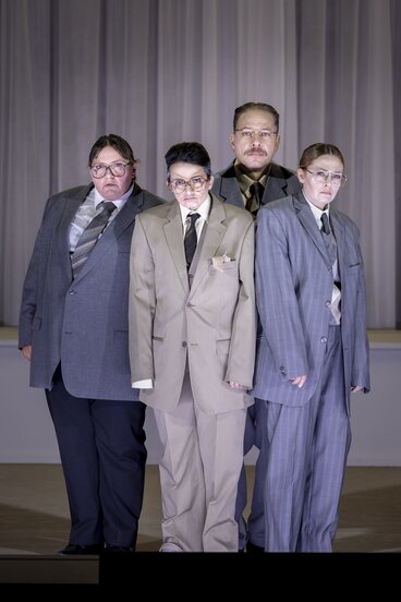 Petra Alexandra Pippan als Professor C, Daniela Bjelobradić als Professor F, Stefan Riedl als Professor B, Sara Nunius als Professor A