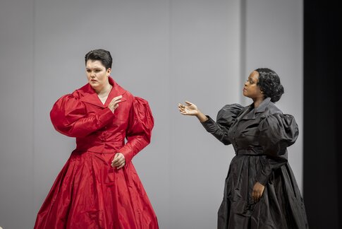Bernarda Klinar (Olga) & Abongile Fumba (Larina)