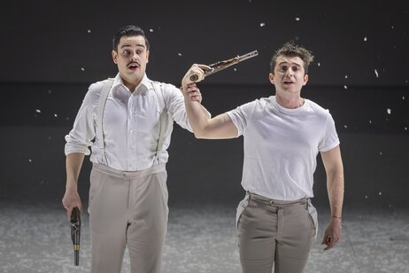 Jacob Phillips (Onegin) & Alexander Fedorov (Lenski) | © Birgit Gufler