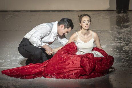 Jacob Phillips (Onegin) & Marie Smolka (Tatjana) | © Birgit Gufler