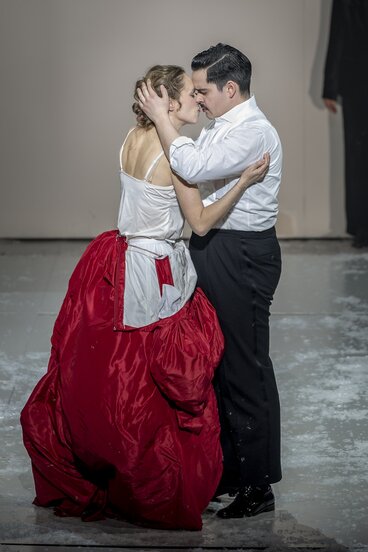 Marie Smolka (Tatjana) & Jacob Phillips (Onegin) | © Birgit Gufler