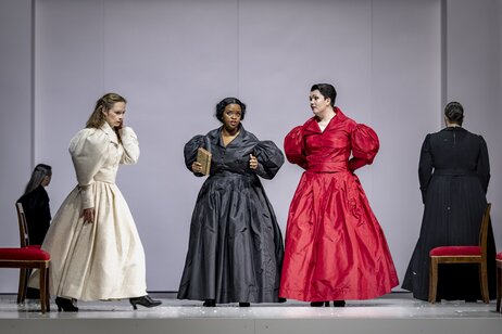 Eleonore Bürcher (Sie), Marie Smolka (Tatjana), Abongile Fumba (Larina), Bernarda Klinar (Olga), Fotini Athanasaki (Filipjewna)