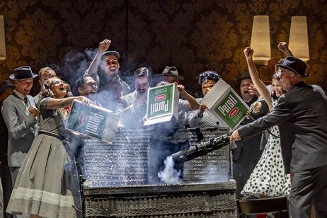 Cristiana Oliveira (Alice Ford), Jason Lee (Bardolfo), Oliver Sailer (Pistola), Jacob Phillips (Ford), Camilla Lehmeier (Meg Page), Abongile Fumba (Mrs. Quickly), Anastasia Lerman (Nannetta), Chor