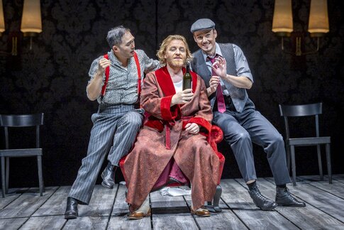 Jason Lee (Bardolfo), Johannes Maria Wimmer (Falstaff), Oliver Sailer (Pistola)