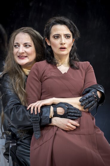 Marion Reiser (Hebamme), Daniela Bjelobradić (Susanne) | © Birgit Gufler