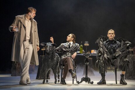 Patrick Ljuboja (Graf Almaviva), Tommy Fischnaller-Wachtler (Kommissar), Florian Granzner (Cherubin) | © Birgit Gufler