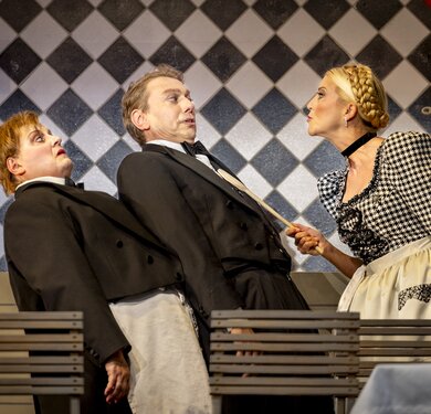 Petra Alexandra Pippan (Piccolo), Erwin Belakowitsch (Leopold), Susanne Langbein (Josepha)