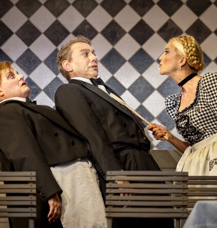 Petra Alexandra Pippan (Piccolo), Erwin Belakowitsch (Leopold), Susanne Langbein (Josepha)