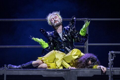 Pasquale di Filippo (Guillamar) & Cansu Şîya Yıldız (Emmeline)