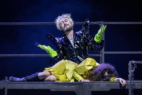 Pasquale di Filippo (Guillamar) & Cansu Şîya Yıldız (Emmeline)