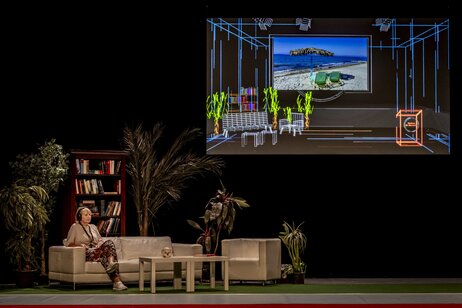 Teilnehmer:in bei der Konferenz der Abwesenden