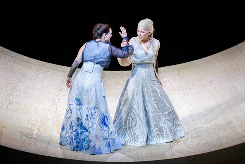 Annina Wachter (Servilia), Anastasia Lerman (Vitellia)