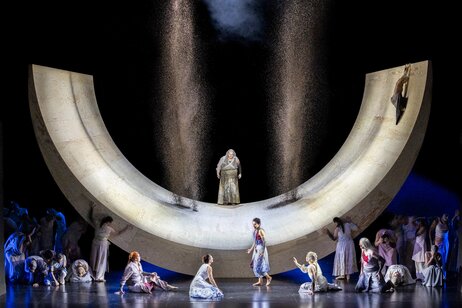 Bernarda Klinar (Annio), Annina Wachter (Servilia), Uwe Stickert (Tito), Camilla Lehmeier (Sesto), Anastasia Lerman (Vitellia), Catherine Jaeger (Das Gewissen), Opernchor