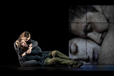 Liebesgesang. Mimi Doulton (SIE) & Benjamin Chamandy (ER) | © Birgit Gufler