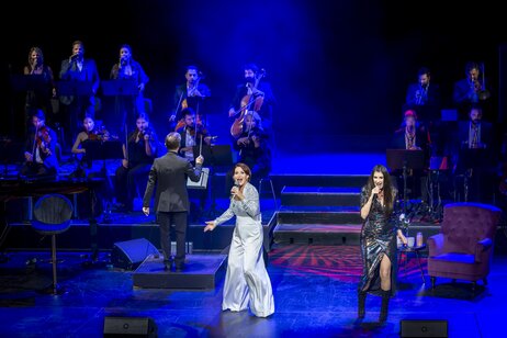 Maya Hakvoort in Concert