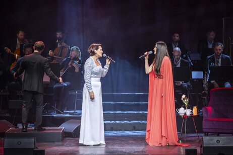 Maya Hakvoort in Concert