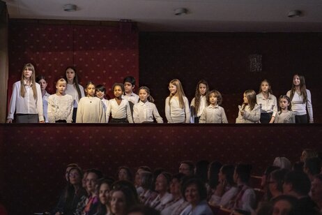 Kinderchor des Tiroler Landestheaters beim Mitsingkonzert