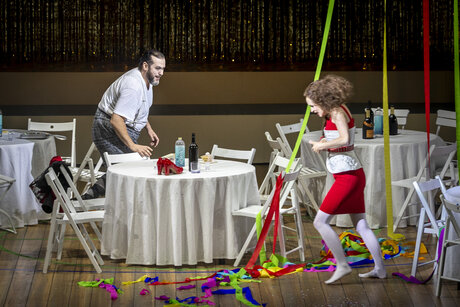 Pagliacci: Aris Argiris (Tonio) & Marie Smolka (Nedda) | © Birgit Gufler Pagliacci: Aris Argiris (Tonio) & Marie Smolka (Nedda) | © Birgit Gufler