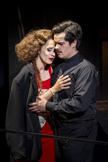 Pagliacci: Marie Smolka (Nedda) & Jacob Phillips (Silvio)