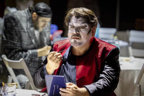 Pagliacci: Aris Argiris (Tonio) & Xavier Moreno (Canio) | © Birgit Gufler