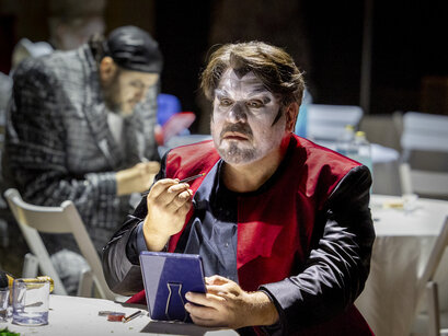 Pagliacci: Aris Argiris (Tonio) & Xavier Moreno (Canio) | © Birgit Gufler Pagliacci: Aris Argiris (Tonio) & Xavier Moreno (Canio) | © Birgit Gufler