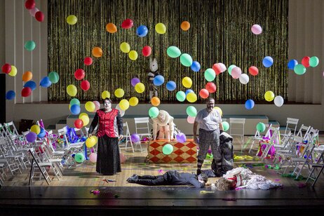 Pagliacci: Xavier Moreno (Canio), Jason Lee (Peppe), Jacob Phillips (Peppe), Aris Argiris (Tonio) & Marie Smolka (Nedda) | © Birgit Gufler