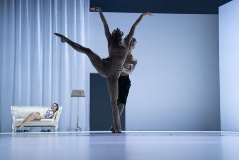 Catarina Abreu, Mariana Romão, Iliano Tomasetto / Celestial Fractures