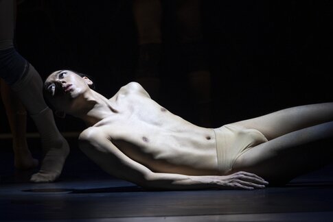 MingXuan-Vincent Gao / Unfamiliar Connections
