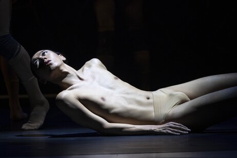 MingXuan-Vincent Gao / Unfamiliar Connections