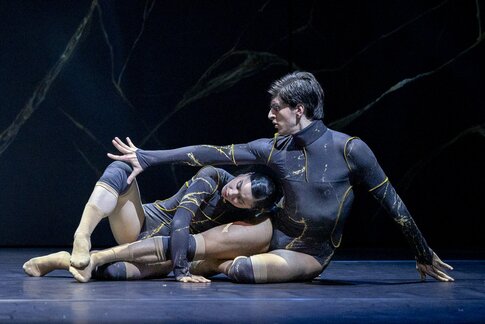 Jung-Ching Cheng, Giorgos Mitas / Unfamiliar Connections