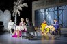Benjamin Chamandy (Emmerich Kálmán), Anastasia Lerman (Junge Frau im Hotel/Rosy Bársony),Kristoffer Nowak (Paul Abraham), Andrea De Majo (Fritz Rotter), Hansjörg Sofka (Alfred Rotter)
