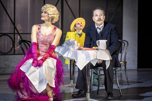 Anastasia Lerman (Junge Frau im Hotel/Rosy Bársony), Andrea De Majo (Fritz Rotter), Stefan Riedl (Paul Abraham)