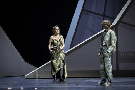 Marie-Therese Futterknecht (Mina), Tommy Fischnaller-Wachtler (Eben) | © Birgit Gufler