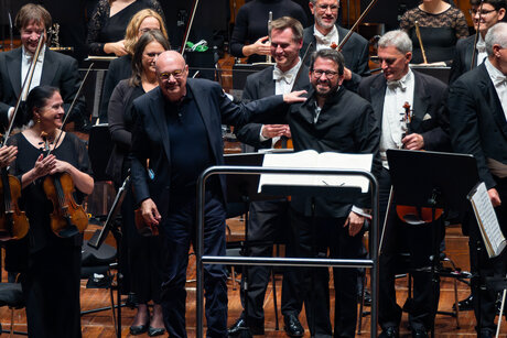 Komponist Manfred Trojahn (l.) und Chefdirigent Gerrit Prießnitz_02 | © WE FEEL