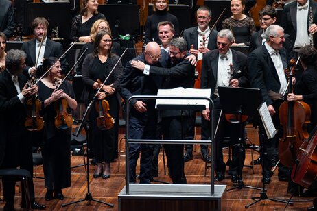 Komponist Manfred Trojahn (l.) und Chefdirigent Gerrit Prießnitz_01 | © WE FEEL