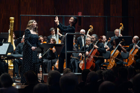 Dirigentin Tianyi Lu, Tiroler Symphonieorchester Innsbruck | © WE FEEL