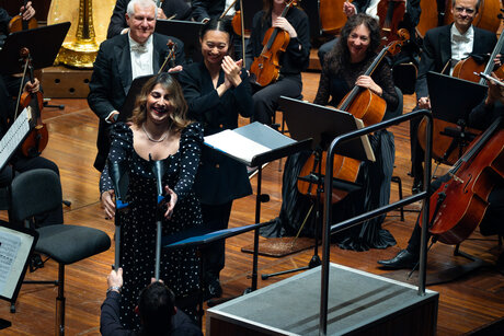 Mezzosopran Bella Adamova, Dirigentin Tianyi Lu, Tiroler Symphonieorchester Innsbruck | © WE FEEL