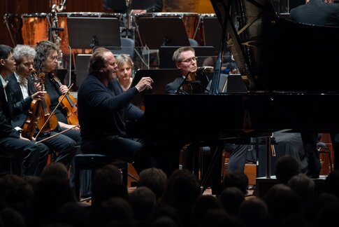8. Symphoniekonzert_Tzimon Barto_04