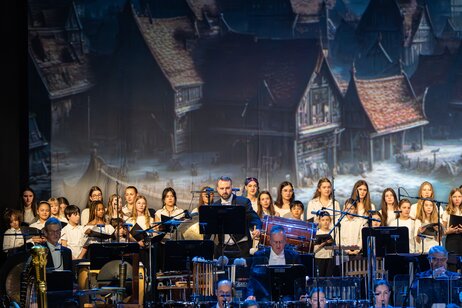 Another Night at the Movies_04