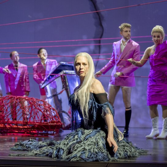 Oliver Sailer (Truffaldin), William Blake (Scaramuccio), Jason Lee (Brighella), Anna Gabler (Ariadne), Benjamin Chamandy (Harlekin), Annina Wachter (Zerbinetta) | © Birgit Gufler