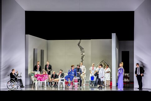 Christoph Kail (Der Haushofmeister), Benjamin Chamandy (Harlekin), Annina Wachter (Zerbinetta), Oliver Sailer (Truffaldin), William Blake (Scaramuccio), Jason Lee (Brighella), Jakob Nistler (Der Tanzmeister), Jacob Phillips (Der Musiklehrer), Florian Stern (Bacchus), Anastasia Lerman (Echo), Hazel Neighbour (Najade), Camilla Lehmeier (Der Komponist), Abongile Fumba (Dryade), Anna Gabler (Ariadne), Qi Wang (Ein Lakai)
