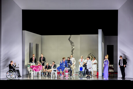 Christoph Kail (Der Haushofmeister), Benjamin Chamandy (Harlekin), Annina Wachter (Zerbinetta), Oliver Sailer (Truffaldin), William Blake (Scaramuccio), Jason Lee (Brighella), Jakob Nistler (Der Tanzmeister), Jacob Phillips (Der Musiklehrer), Florian Stern (Bacchus), Anastasia Lerman (Echo), Hazel Neighbour (Najade), Camilla Lehmeier (Der Komponist), Abongile Fumba (Dryade), Anna Gabler (Ariadne), Qi Wang (Ein Lakai) | © Birgit Gufler