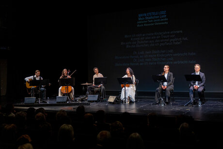 Jannis Raptis, Cristina Basili, Jasmin Meiri-Brauer, Timna Brauer, Marion Reiser & Kristoffer Nowak | © Victor Klein