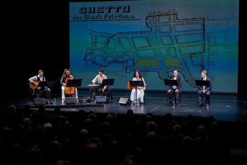 Jannis Raptis, Cristina Basili, Jasmin Meiri-Brauer, Timna Brauer, Marion Reiser & Kristoffer Nowak