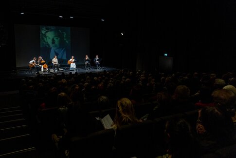 Brechen wir aus! Das Justman-Projekt_01