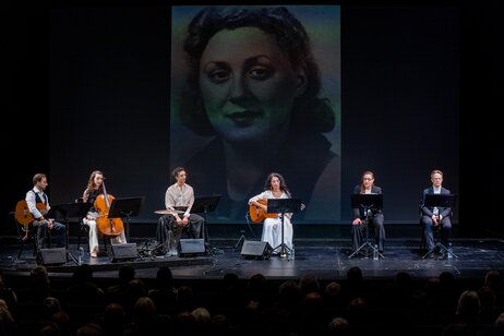 Jannis Raptis, Cristina Basili, Jasmin Meiri-Brauer, Timna Brauer, Marion Reiser & Kristoffer Nowak | © Victor Klein