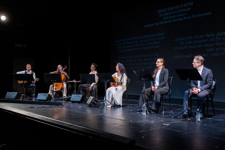 Jannis Raptis, Cristina Basili, Jasmin Meiri-Brauer, Timna Brauer, Marion Reiser & Kristoffer Nowak | © Victor Klein