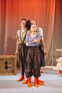 Charlie Rackwitz, Max Gnant, Nora Winkler | © Amir Kaufmann Charlie Rackwitz, Max Gnant, Nora Winkler | © Amir Kaufmann